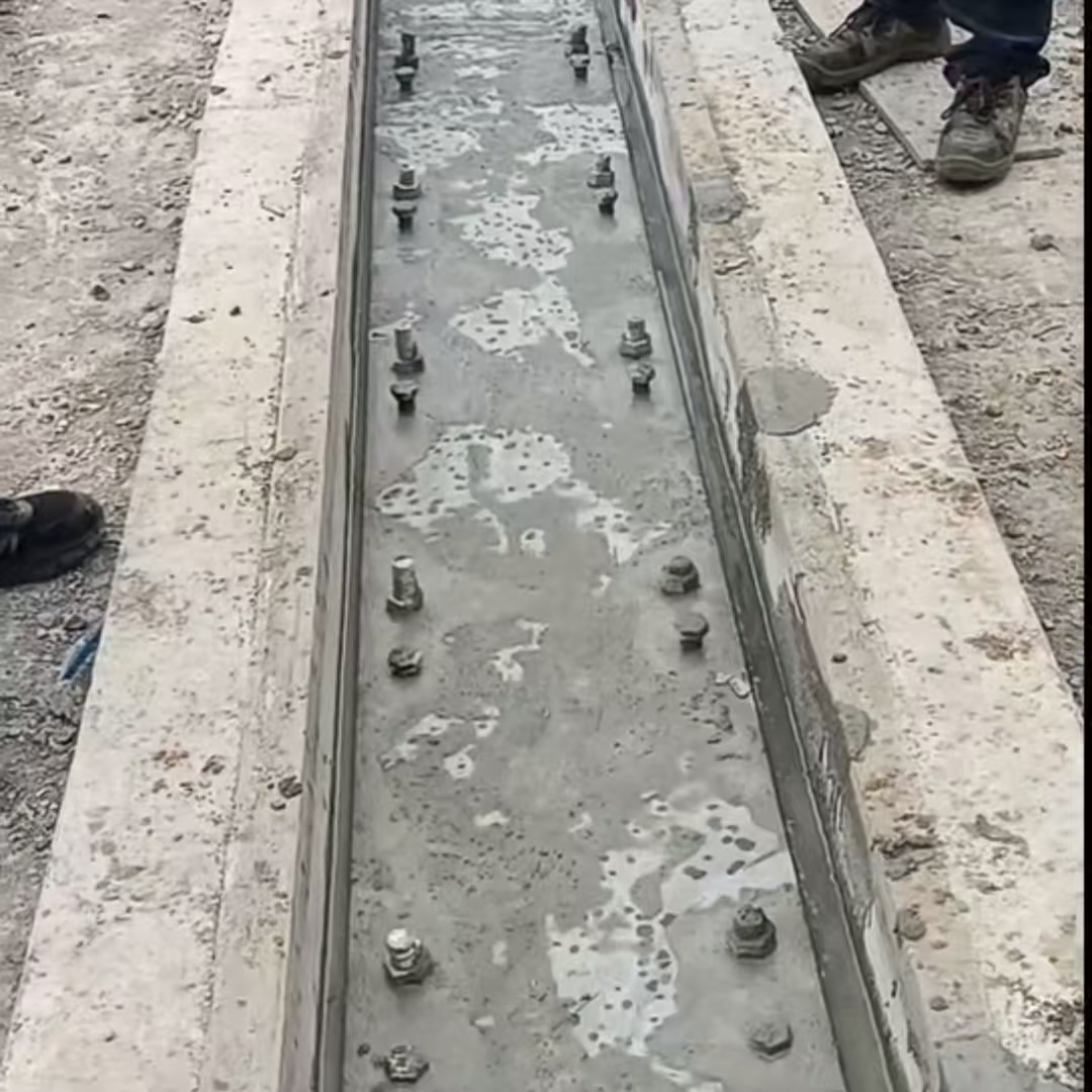 龙泉驿港口码头起重机龙门吊重型机械设备稳固用早强快凝轨道胶泥